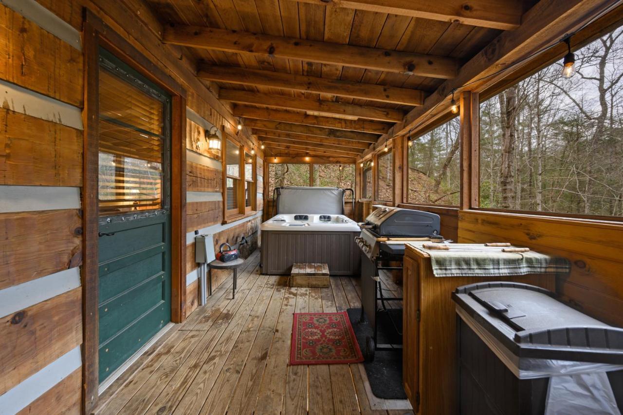 The Robins Nest With Hot Tub Villa Pigeon Forge Exterior photo