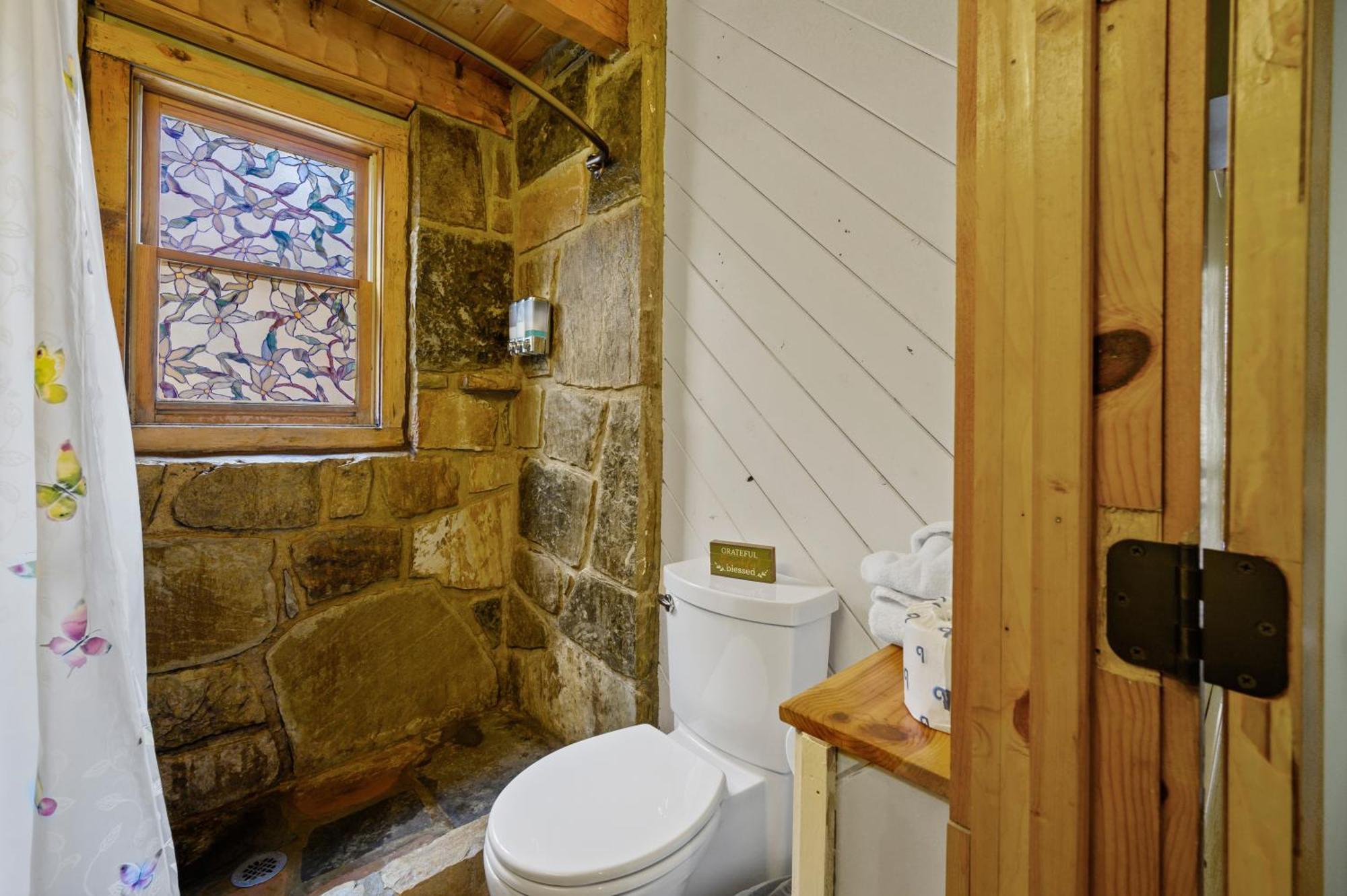 The Robins Nest With Hot Tub Villa Pigeon Forge Exterior photo